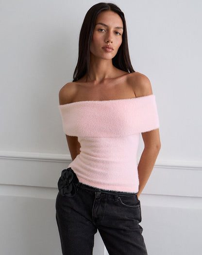 Yurian Off The Shoulder Top in Soft Pink